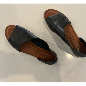 Sole society leather asymmetrical leather flat. Size 8M